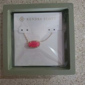 Kendra Scott Fuchsia Pendant Necklace